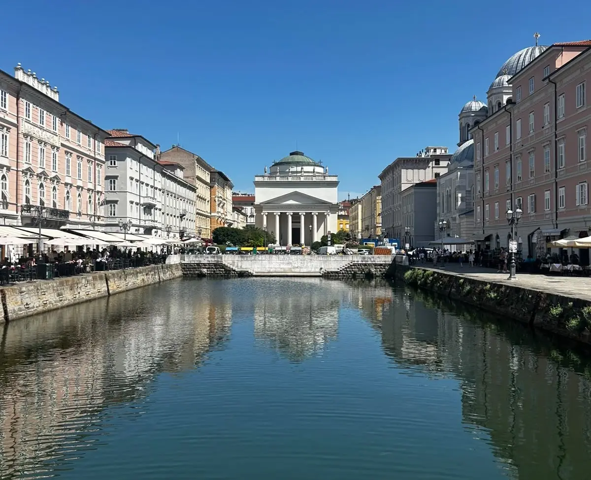 Canal Grande mit der Kirche Sant’Antonio Nuovo
