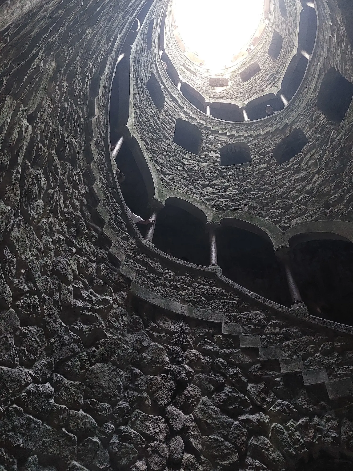 Initiationsbrunnen Quinta da Regaleira Initiationsbrunnen Quinta da Regaleira