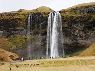 Island-6 Ein Wasserfall auf Island