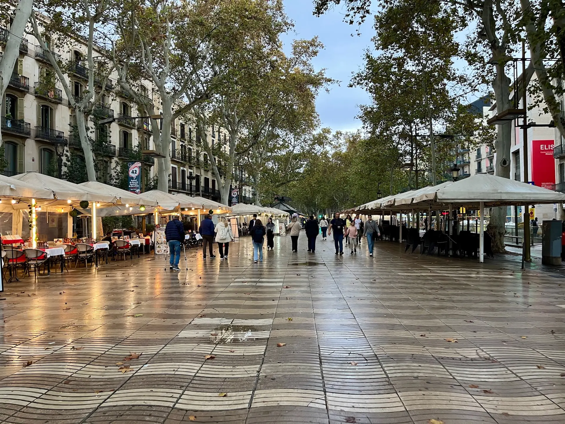 IMG_9192 Die Prachtstraße La Rambla in Barcelona