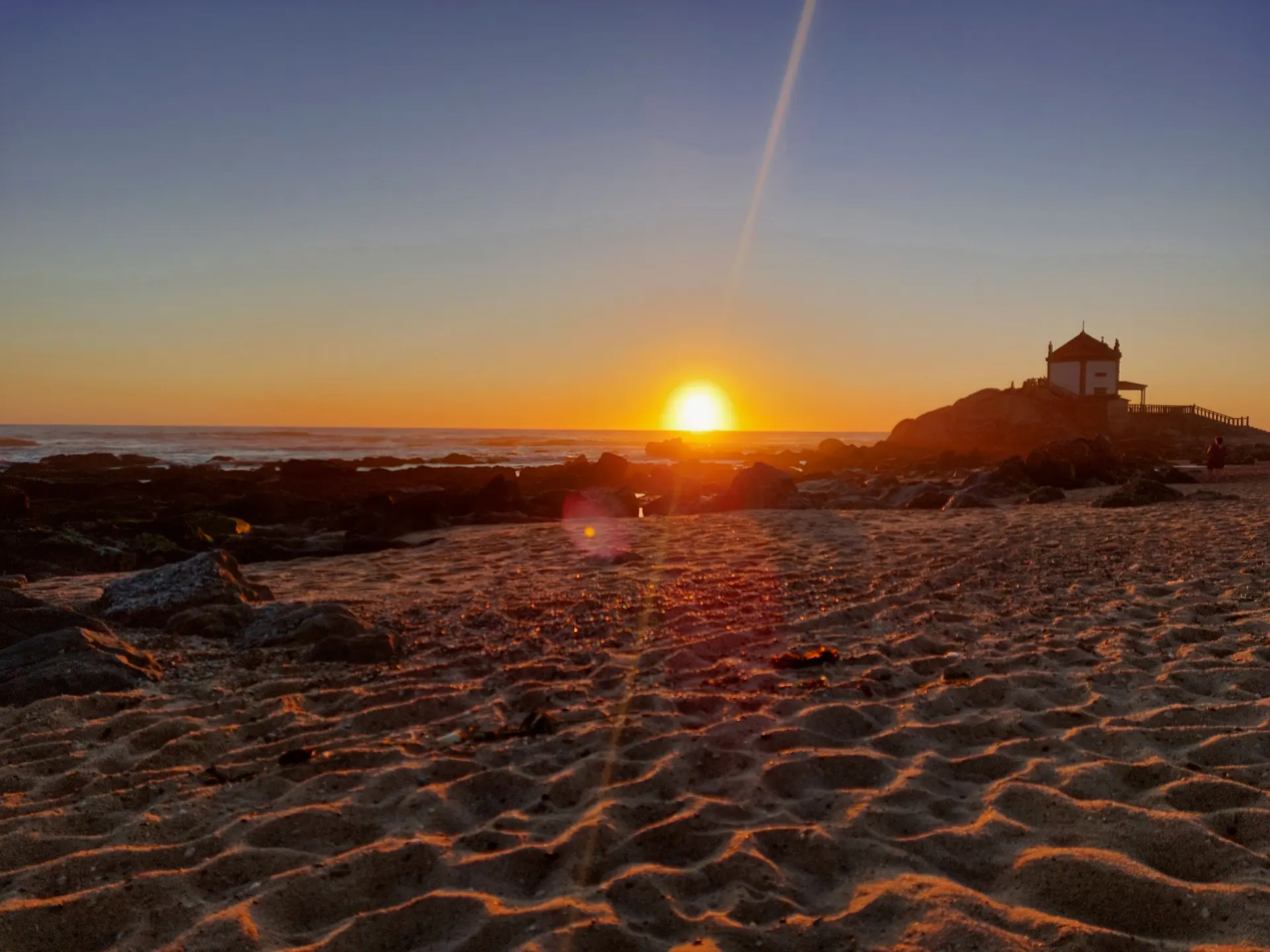 Klaeine kapelle am Strand - Sonnenuntergang in Portugal